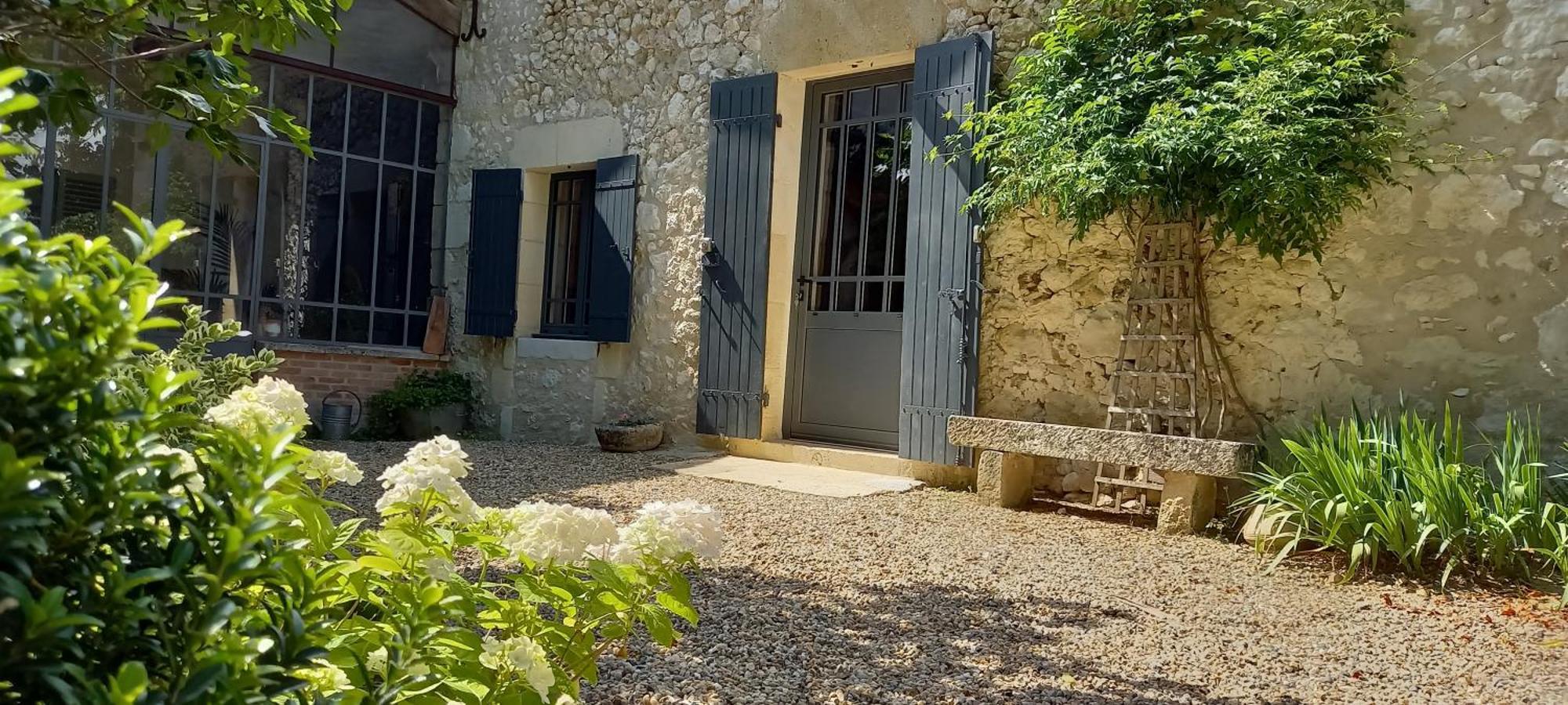 Отель Entre-Vignes-Et-Bastides Montcaret Экстерьер фото